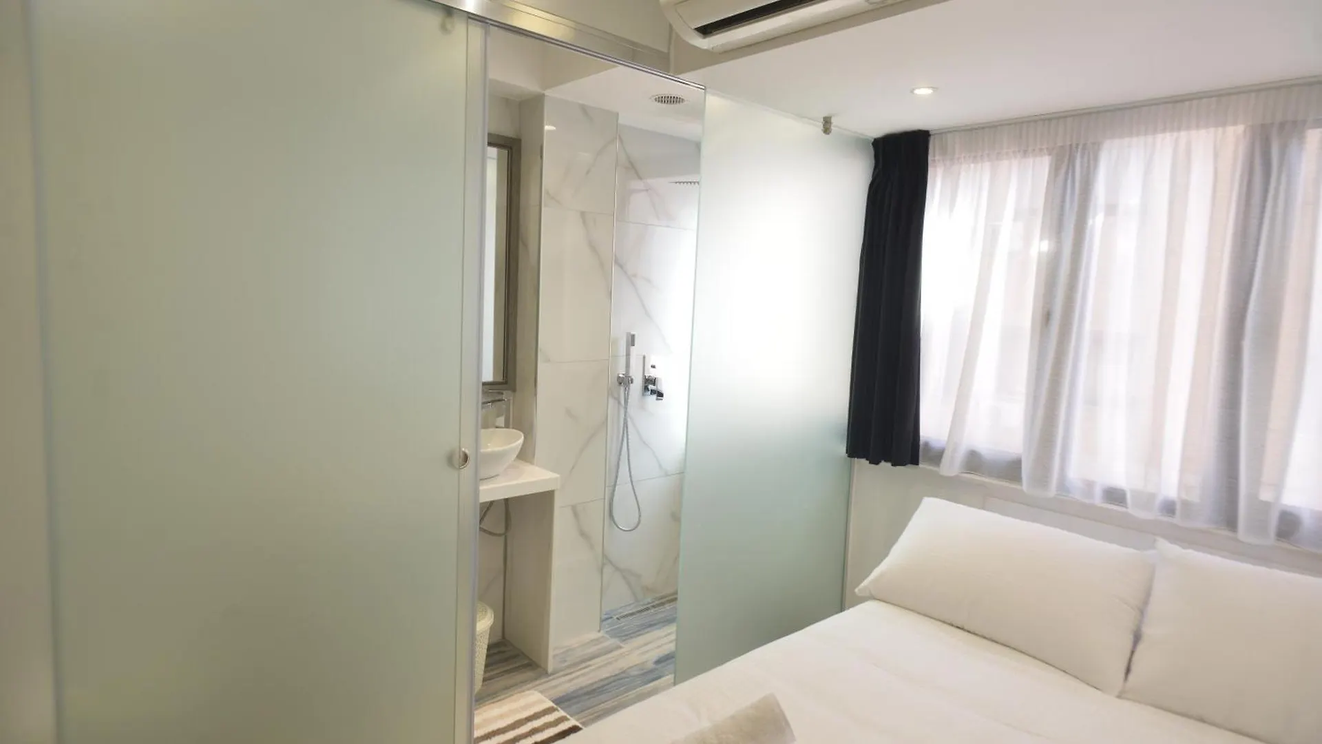 Tirana Accomodation Premium