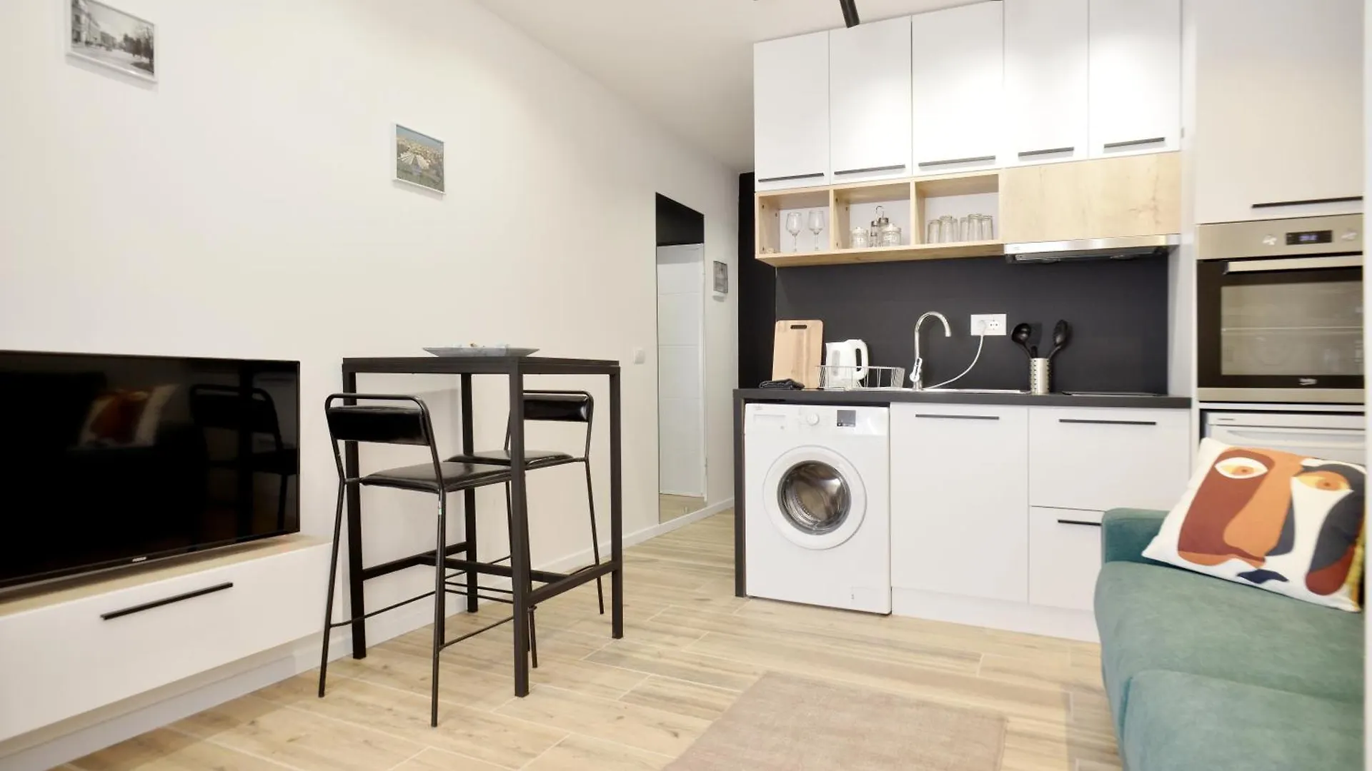 Tirana Accomodation Premium 0*,