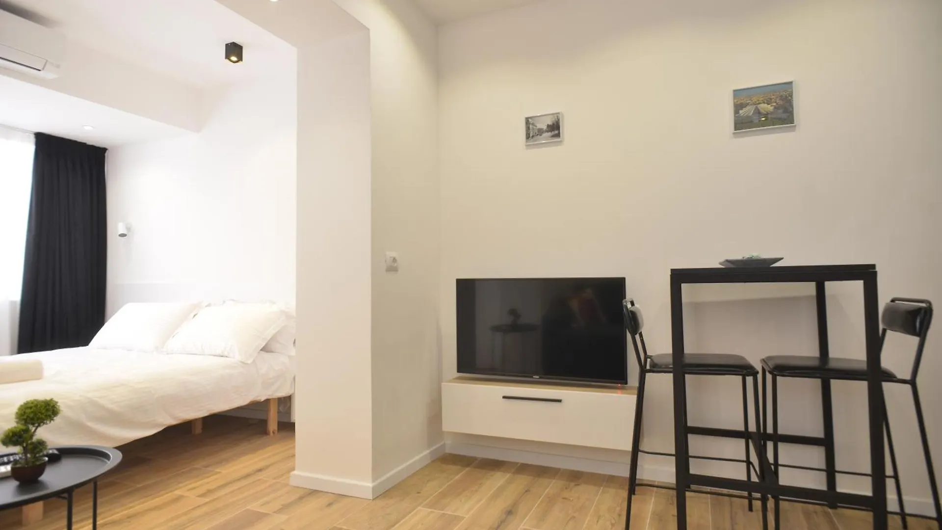 Tirana Accomodation Premium